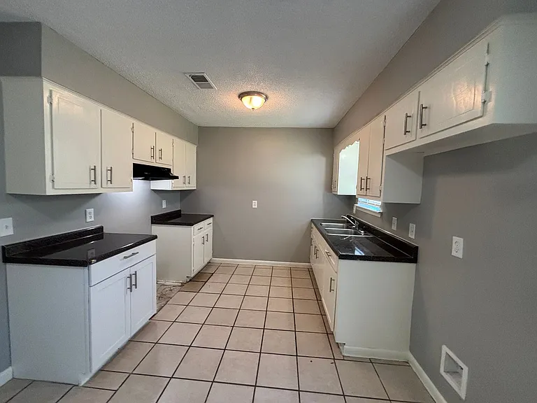 5168 Corkwood Dr — Photo 6
