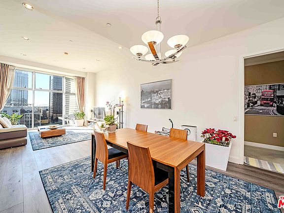 4th image of 3223 W 6th St Unit 906