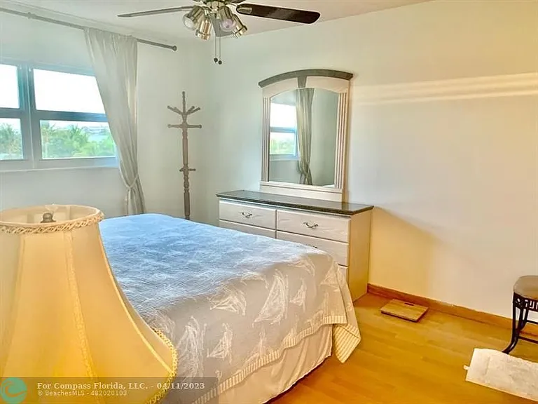 802 SE 7th St #403 — Photo 7