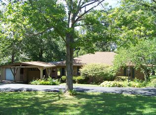 810 County Farm Rd, Monticello, IL 61856