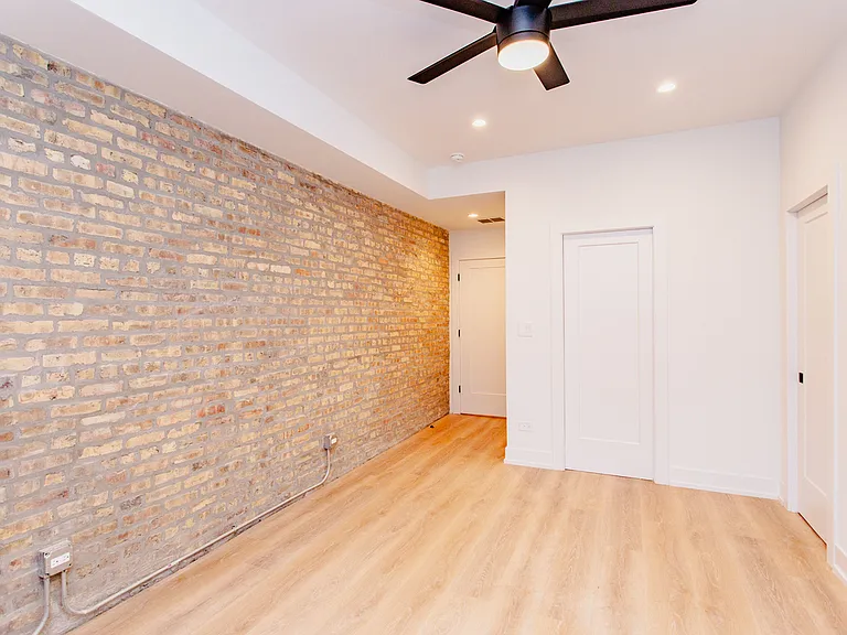 2204 N Kedzie Blvd #2 — Photo 6