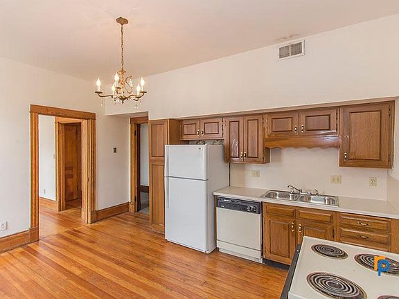 3rd image of 260 Ludlow Ave #5f2sy9wfp