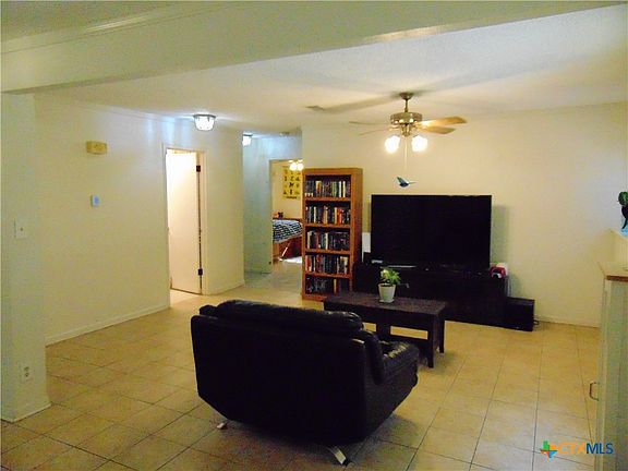 3rd image of 201 Spanish Oaks Dr
