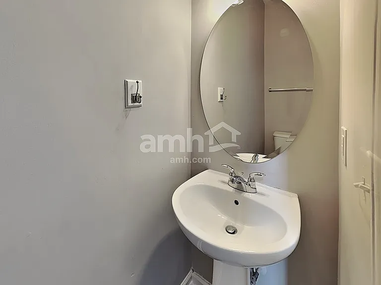 321 Collinsworth Dr — Photo 7