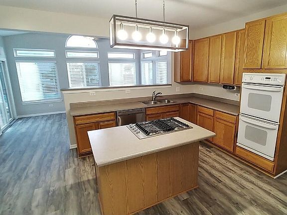 2nd image of 803 S Sparkle Ct