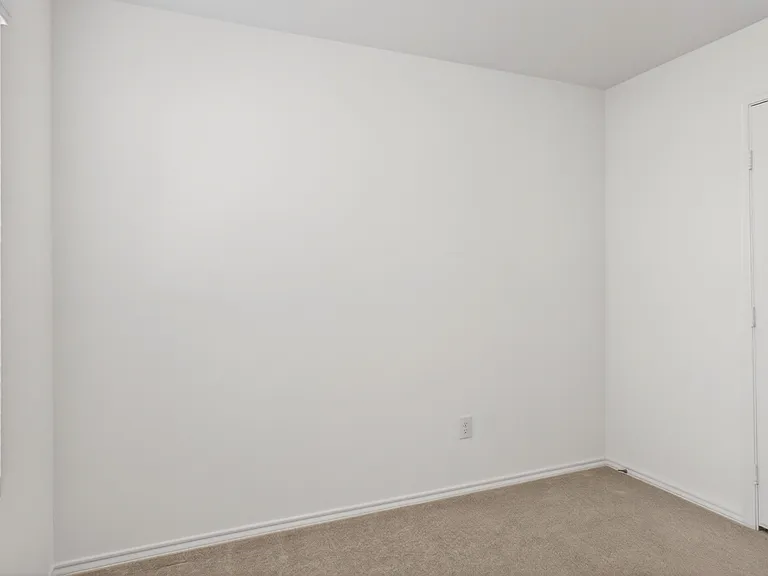 605 Grenada Lake Dr — Photo 35