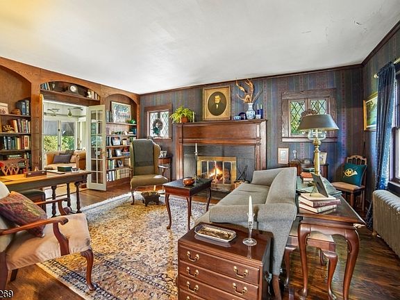 4th image of 72 Gould Pl