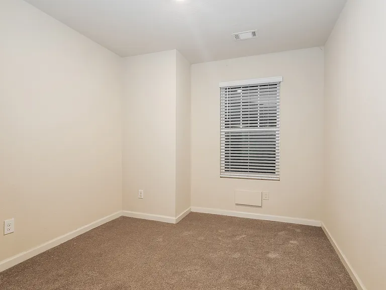 308 Highwood Ln — Photo 12