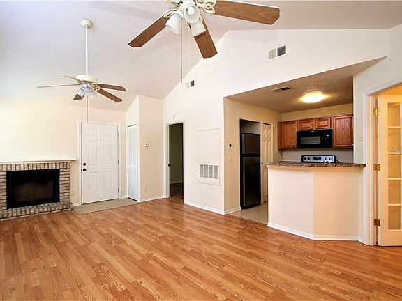 3rd image of 966 Helmsley Ct APT 206