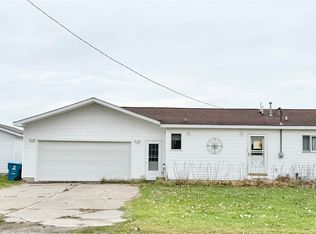 4970 Lakeside Dr, Pinconning, MI 48650