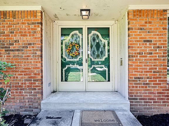 5th image of 837 Briarwood Dr