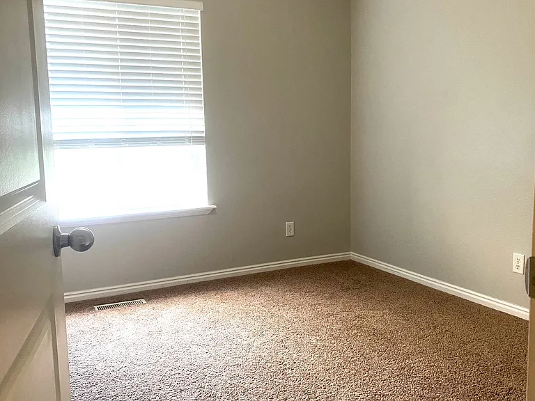 1482 S 260 W — Photo 8