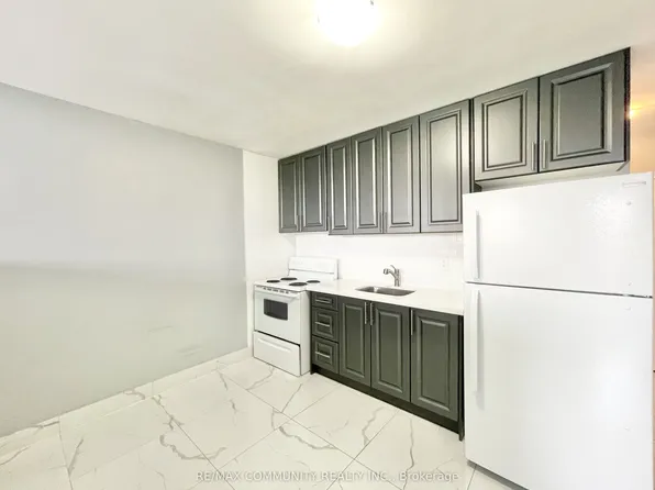 2624 Eglinton Ave E #2, Toronto, ON M1K 2S3