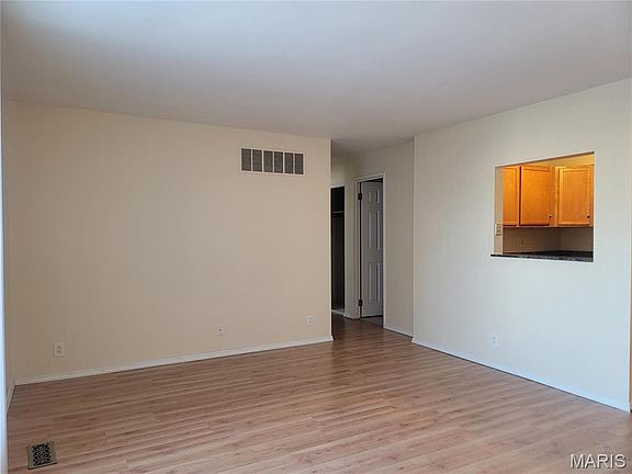 4th image of 10427 Briarbend Dr APT 4