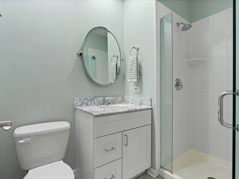 1310 W Fletcher St #1E — Photo 19