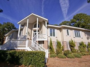10 Fen Ln, Beaufort, SC 29907