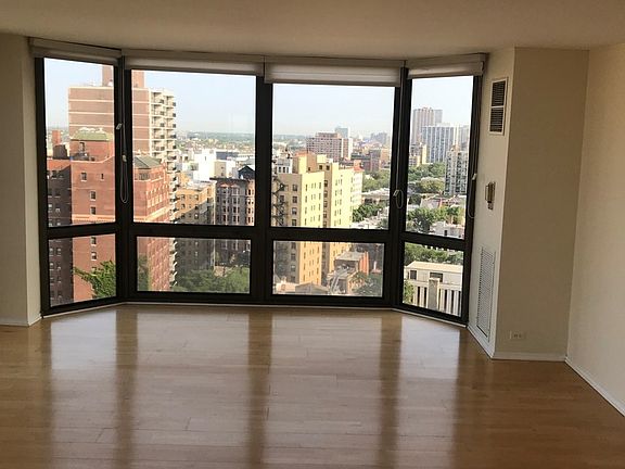 5th image of 2650 N Lakeview Ave APT 1801