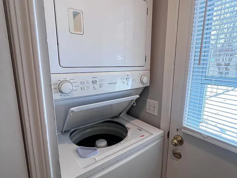 141 Fontenelle St SE — Photo 17