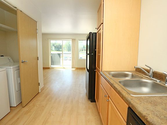 3rd image of 721 E Highland Dr #404