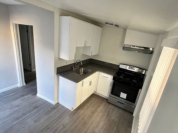 2nd image of 5634 Auckland Ave #5636