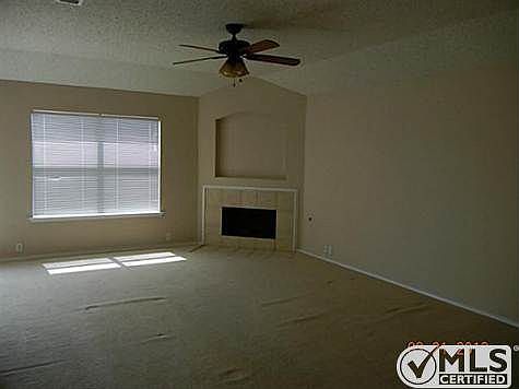 3rd image of 812 Cascade Dr