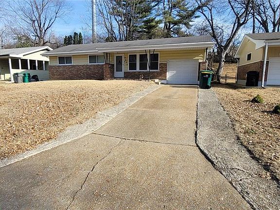 2nd image of 9926 Cambria Dr