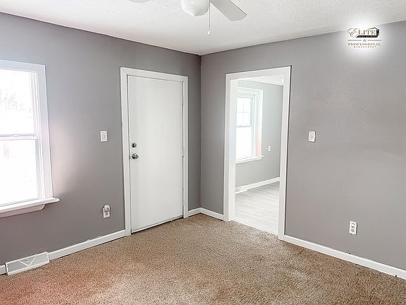3rd image of 16110 Eastburn Ave