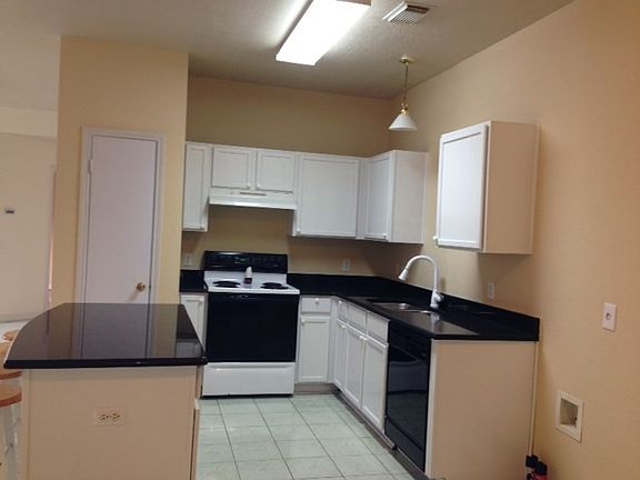 4th image of 906 Antique Heritage Dr
