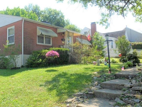 2nd image of 300 Versailles Rd