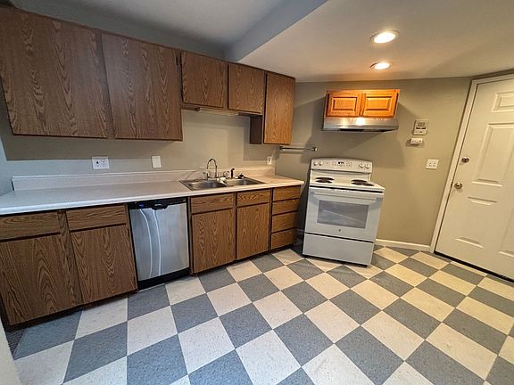 2nd image of 317 Harvard Ave E APT F