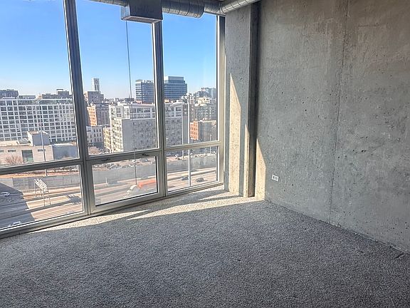 4th image of 700 W Van Buren St APT 1406