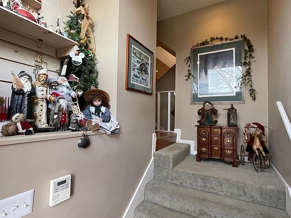 4th image of 1035 Golfview Dr