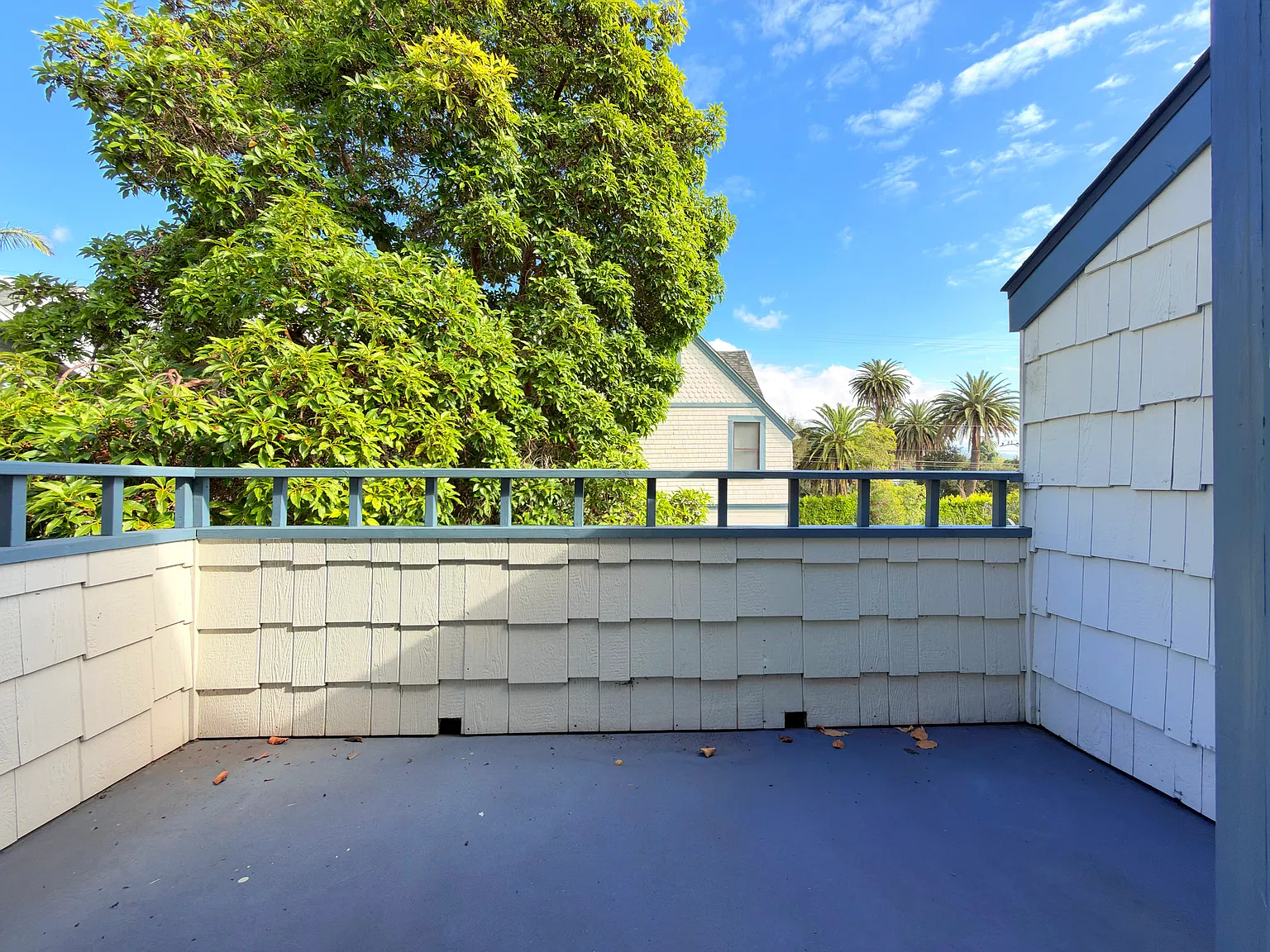 1511 Bath St — Photo 1