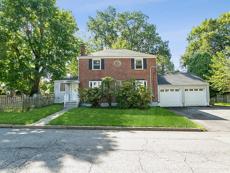 26 Pleasant Ave — Photo 27