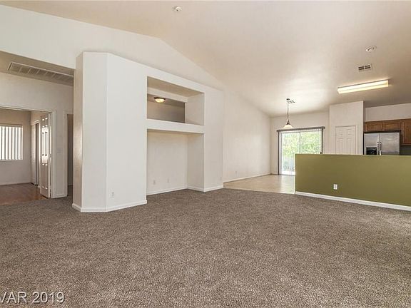 4th image of 6024 Hunter Jumper St