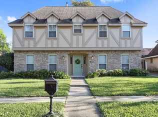 8 Yosemite Dr, New Orleans, LA 70131