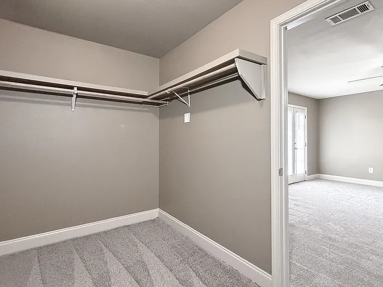 Juban Courts Condos — Photo 14