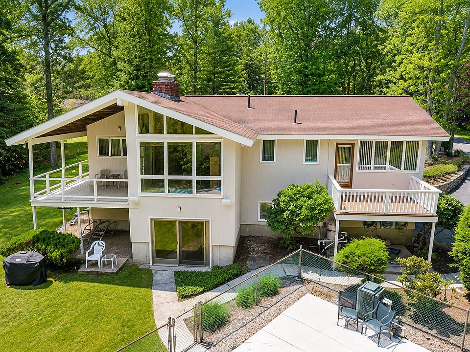 1st image of 9 W Ridge Dr