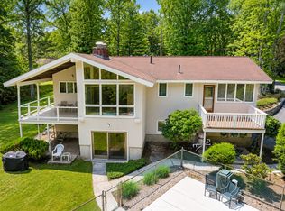 9 W Ridge Dr, Sharon, MA 02067