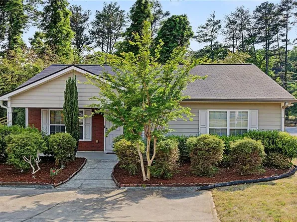 90 Kerwood Ct, Austell, GA 30168