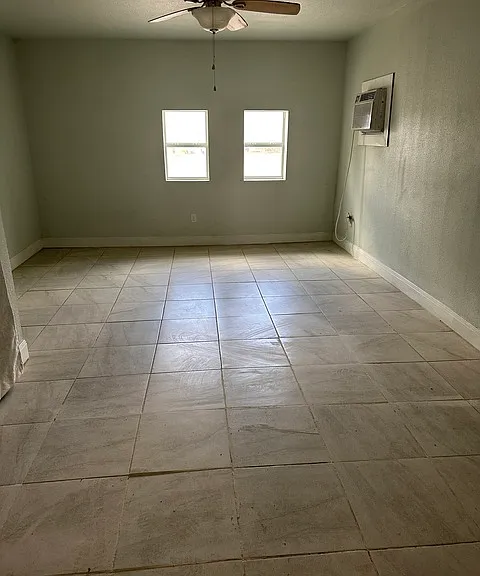 4911 Longfellow Blvd — Photo 5