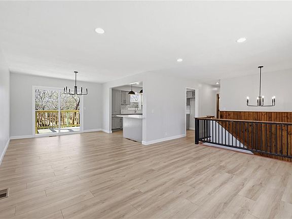 5th image of 2201 Marvonne Rd