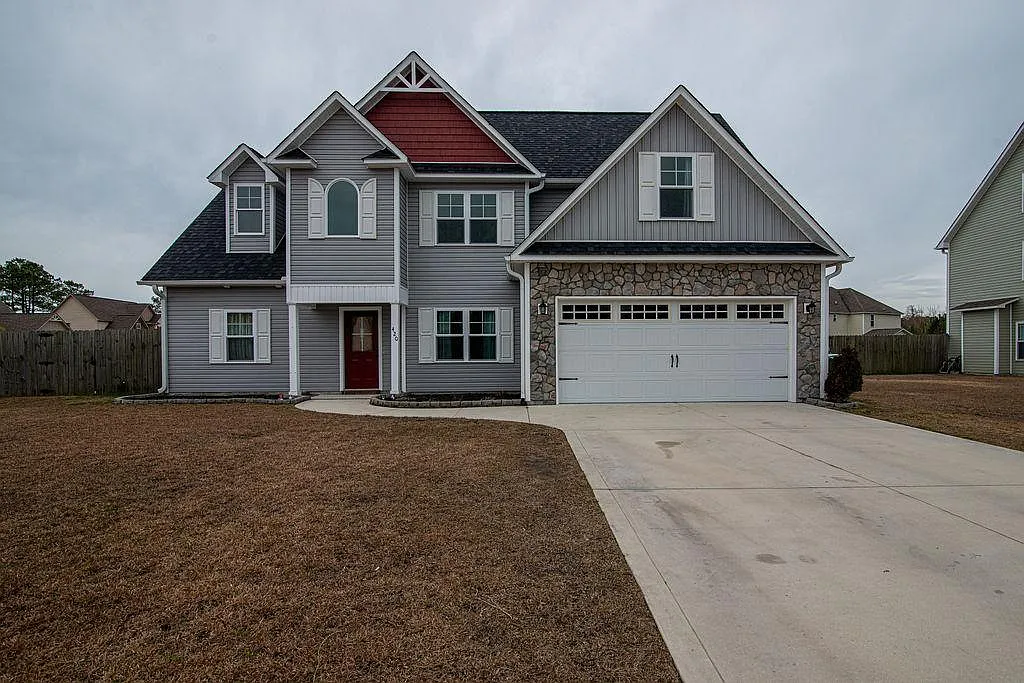 4 bed, 2.5 bath, 1839 sqft, $2,200 — Photo 3