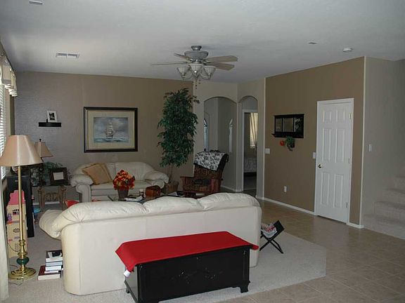 4th image of 43595 W Bravo Ct
