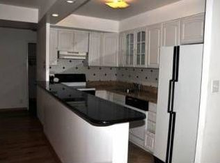 6118 N Sheridan Rd APT 202, Chicago, IL
