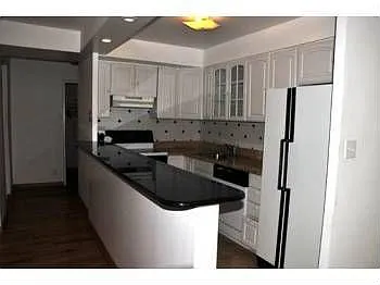 6118 N Sheridan Rd APT 202 photo 1