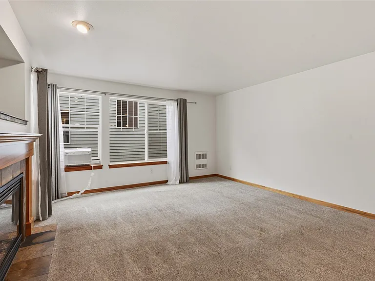 10520 Whitman Ave N #C — Photo 4