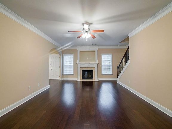 3rd image of 675 Scenic Creek Dr