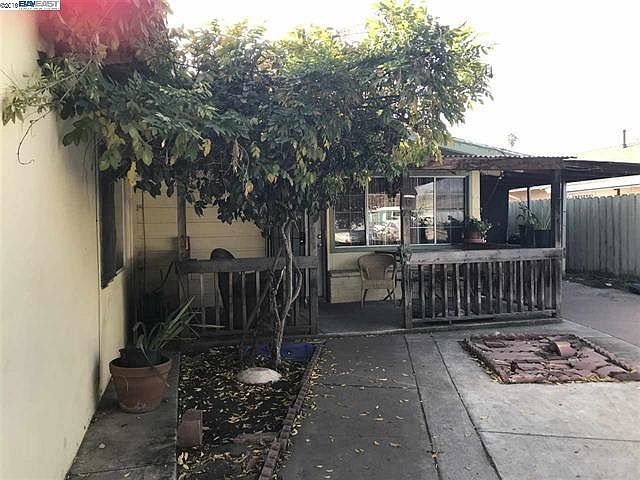2nd image of 27763 Orlando Ave