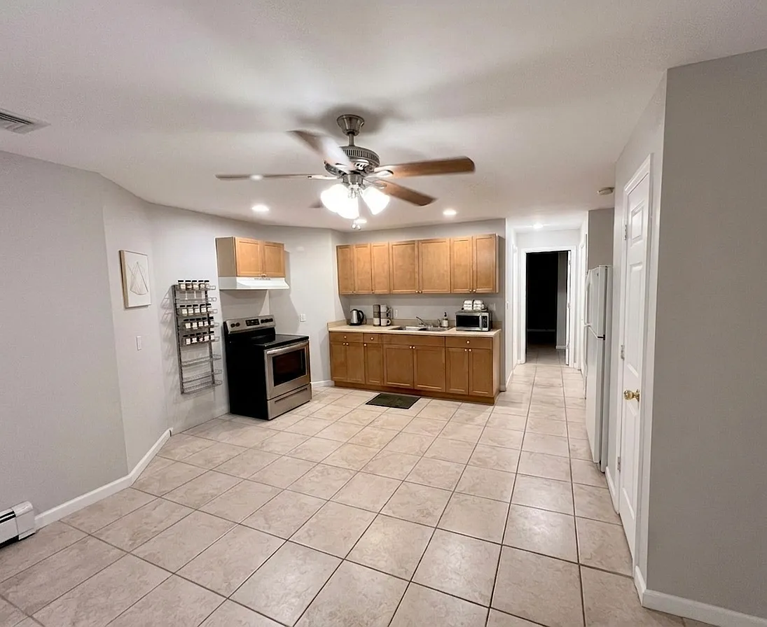 1 bed, $2,395 — Photo 2